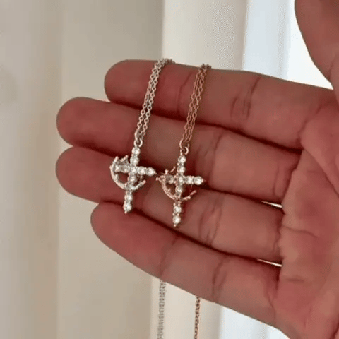 Collar Cruz Corona